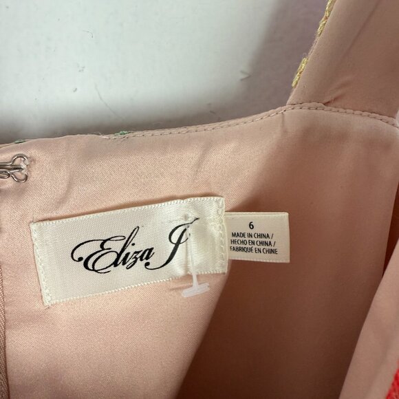 Eliza J Embroidered Sheath Dress Floral V-Neck Sleeveless Pink Size 6 EUC - Picture 6 of 16